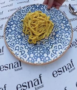 Çini tabakta Esnaf makarna